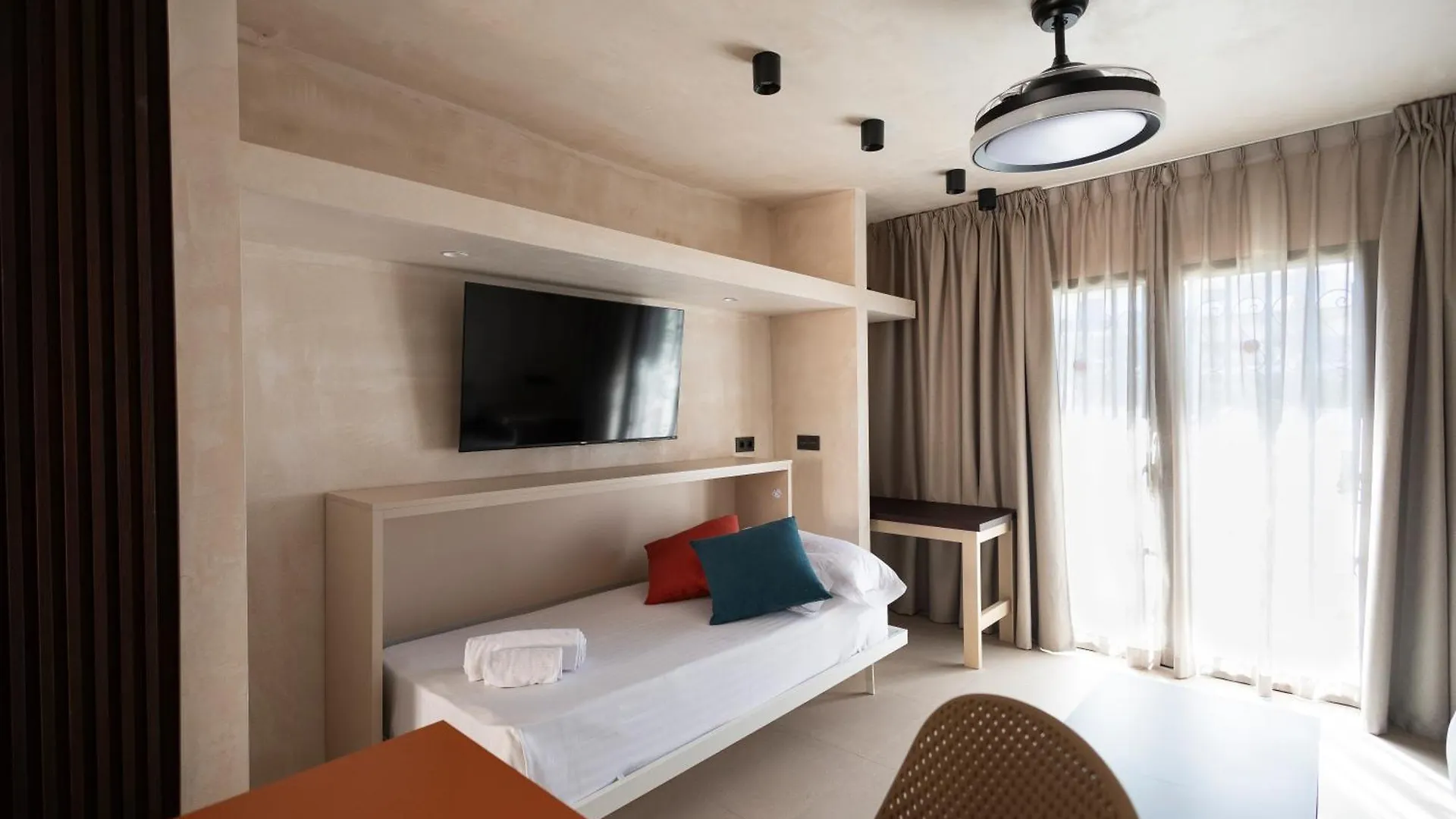 ** Aparthotel Apartamentos Playazul Playa de las Americas  Spain